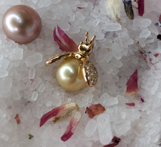 Preset Gold plated SS Bee Pearl Pendant YELLOW