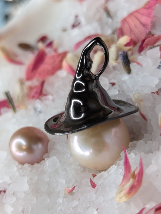 Preset Edison Pearl Black Over Sterling Silver WITCH HAT pendant